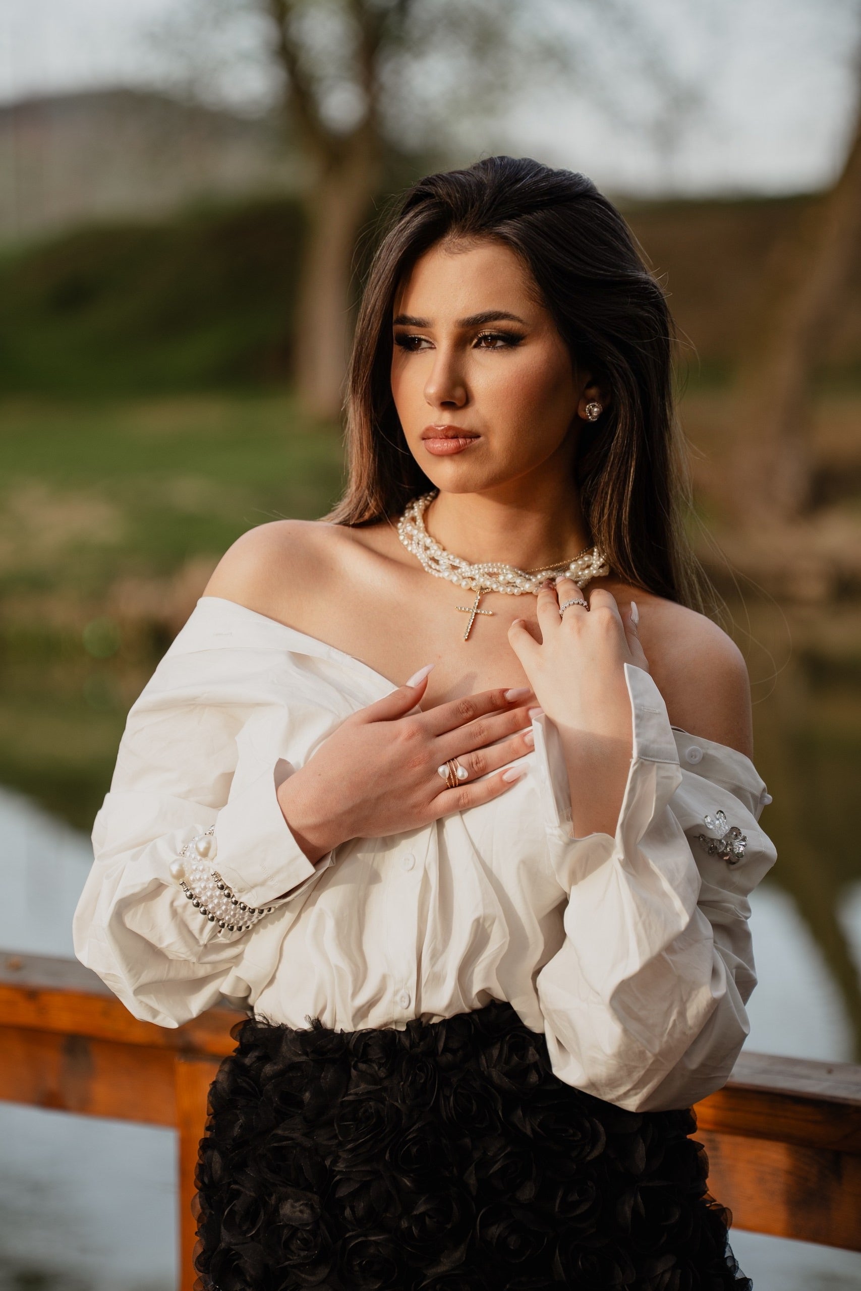 Colier perle cu cruce