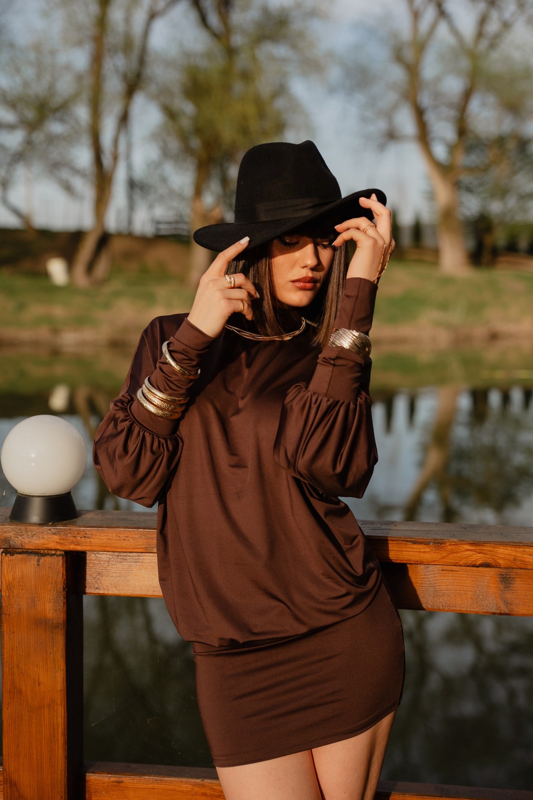 Stack de brățări aurii