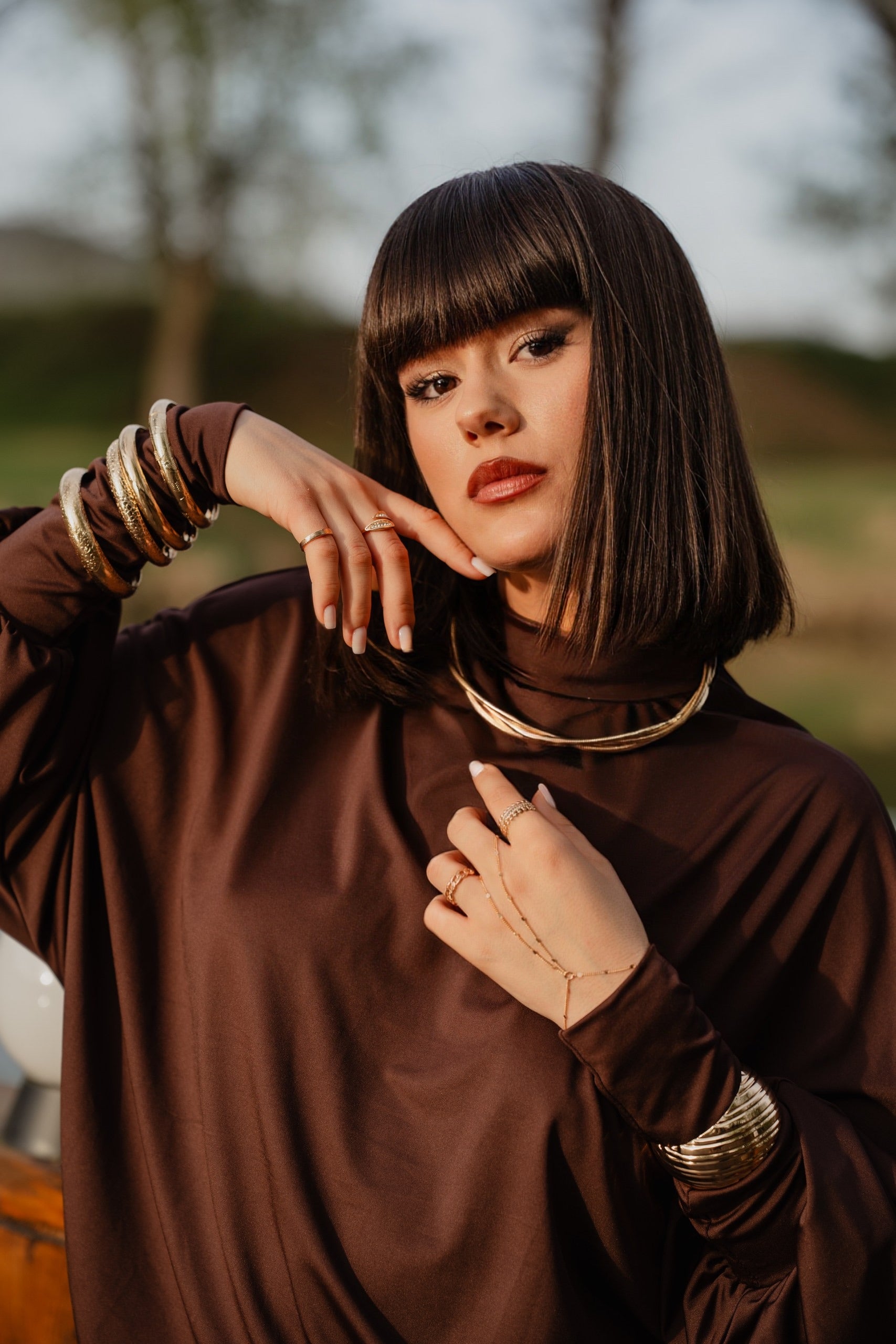 Stack de brățări aurii